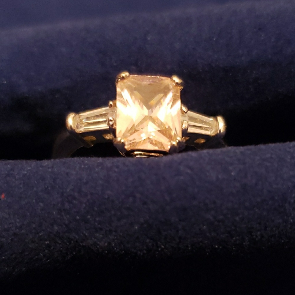 Silvertone Pink Gemstone Ring - Size 9